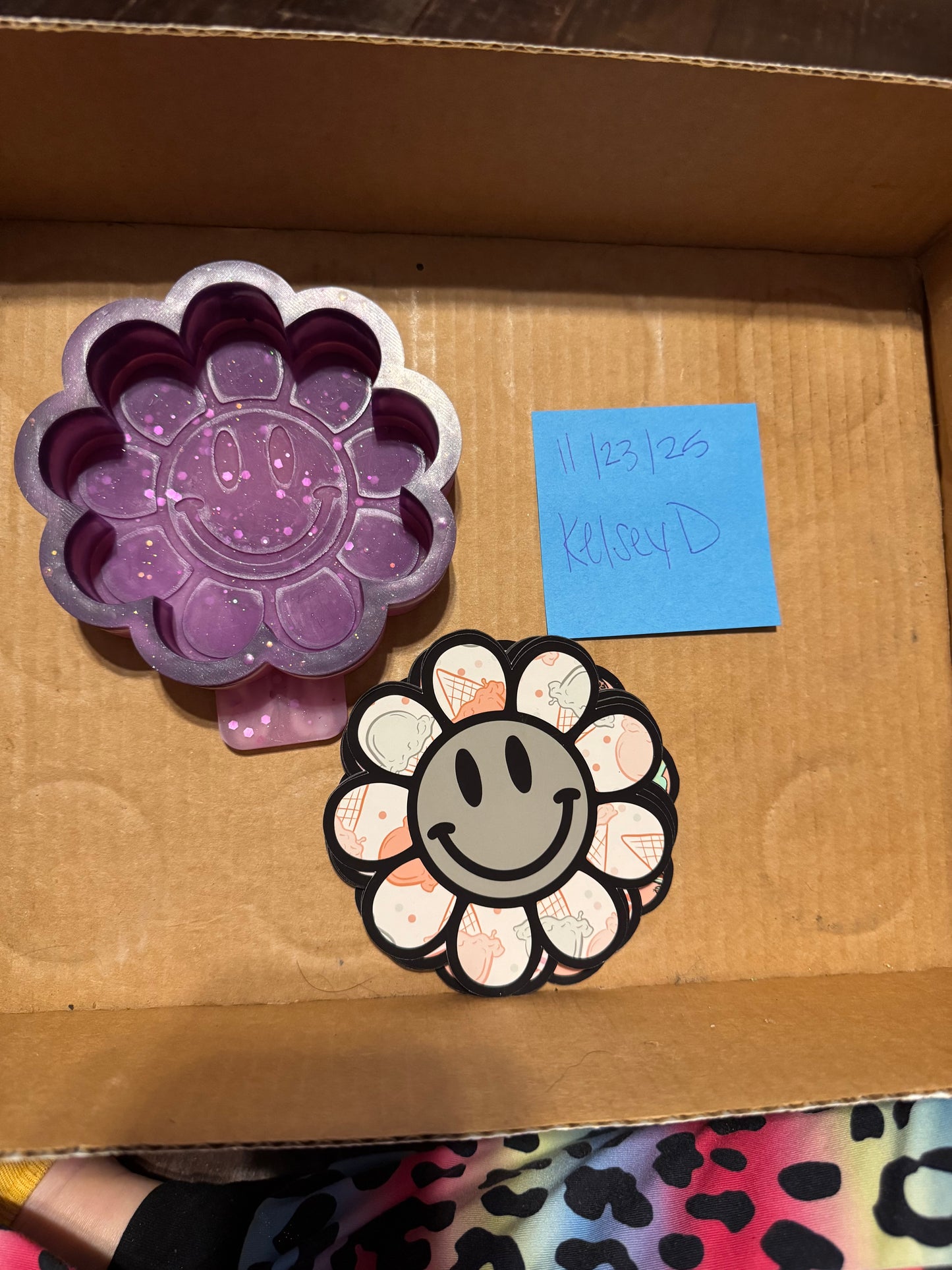 Destash - Smiley Flower w/ Cardstock