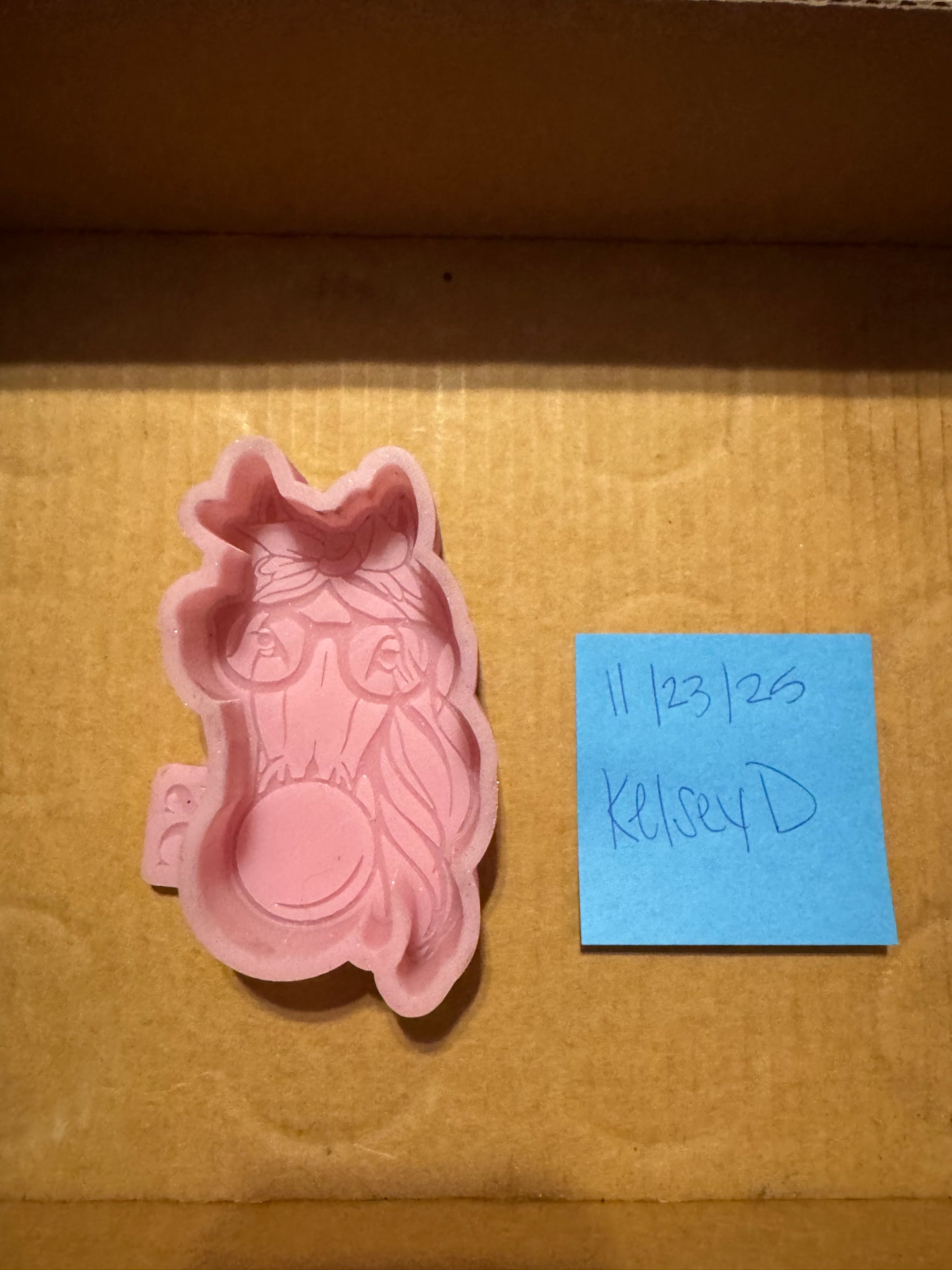 Destash - Bubble gum Horse